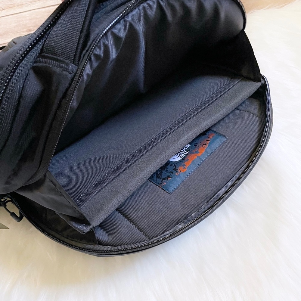The North Face Women’s Surge 31 Liter Backpack In Black - Picture 8 of 9